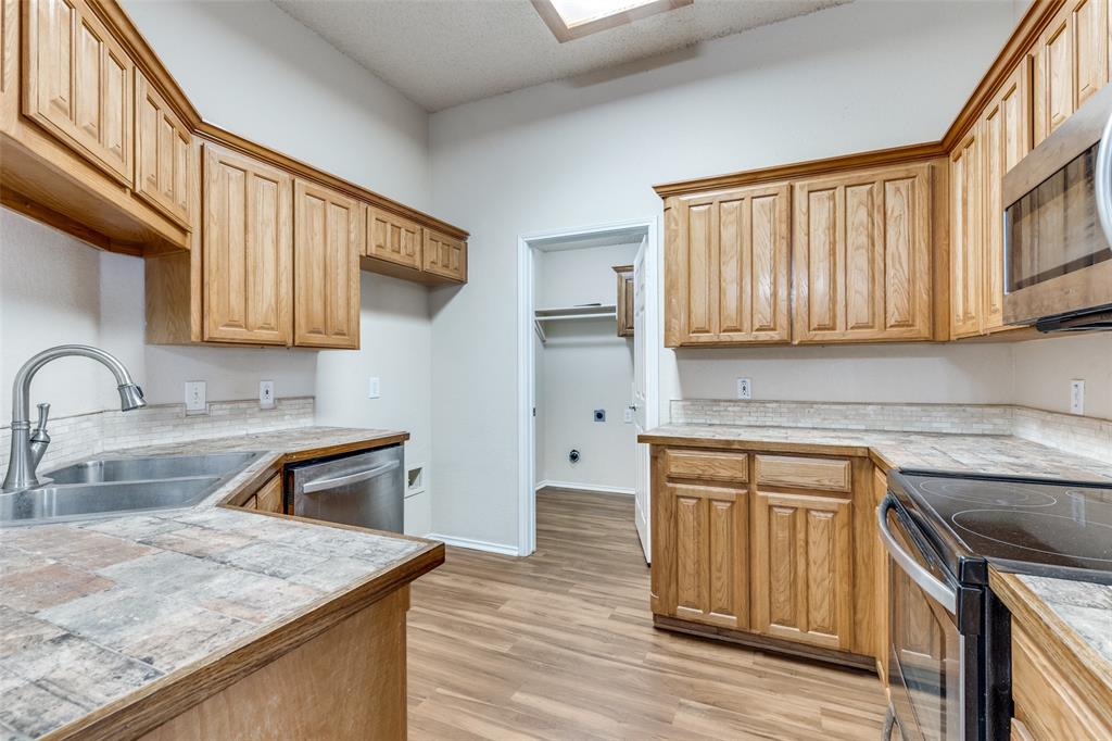 113 St James Court Rhome, TX 76078 - Photo 11 of 25