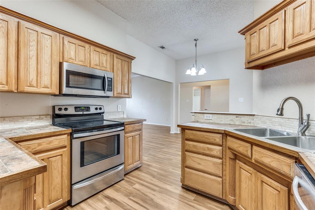 113 St James Court Rhome, TX 76078 - Photo 12 of 25