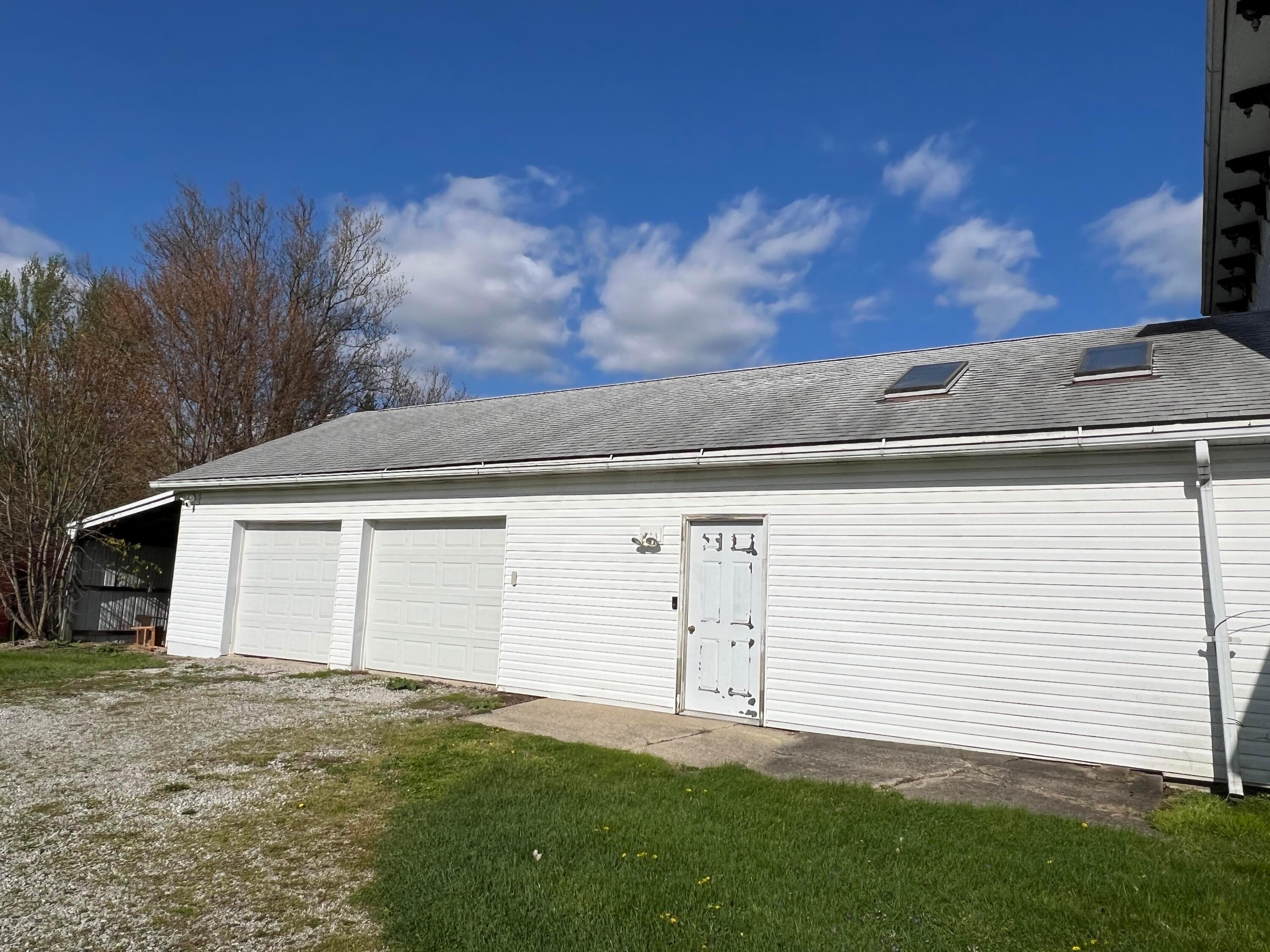107 Union Street Edison, OH 43320 - Photo 5 of 47 Over sized 2- Car Garage