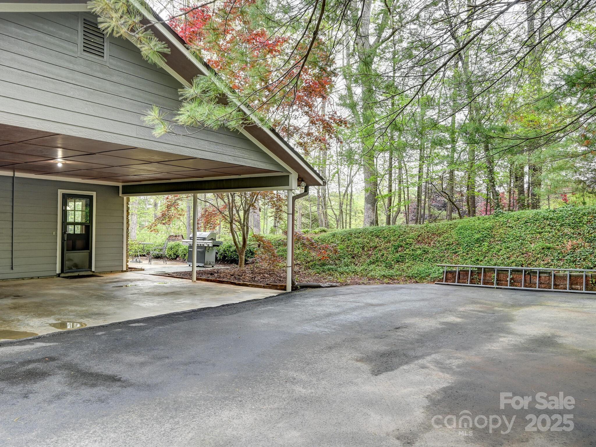 4 Highlander Road Asheville, NC 28804 - Photo 34 of 36 Gallery Image 34