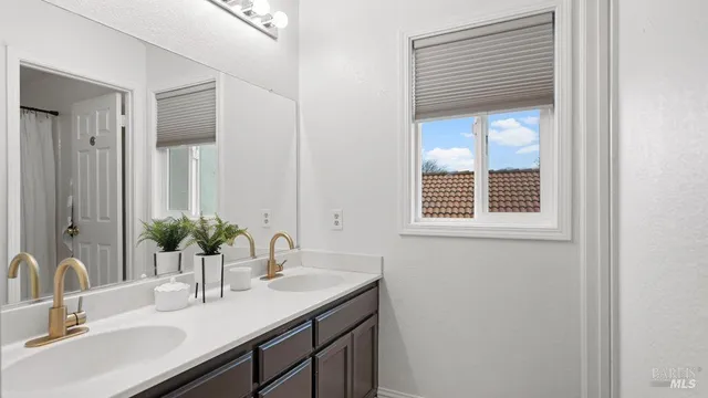 $689,000 | 558 Monaco Circle, Cloverdale, CA 95425