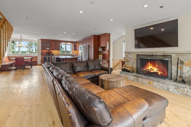 $1,300,000 | 51 Village Square, Stratton, VT 05340