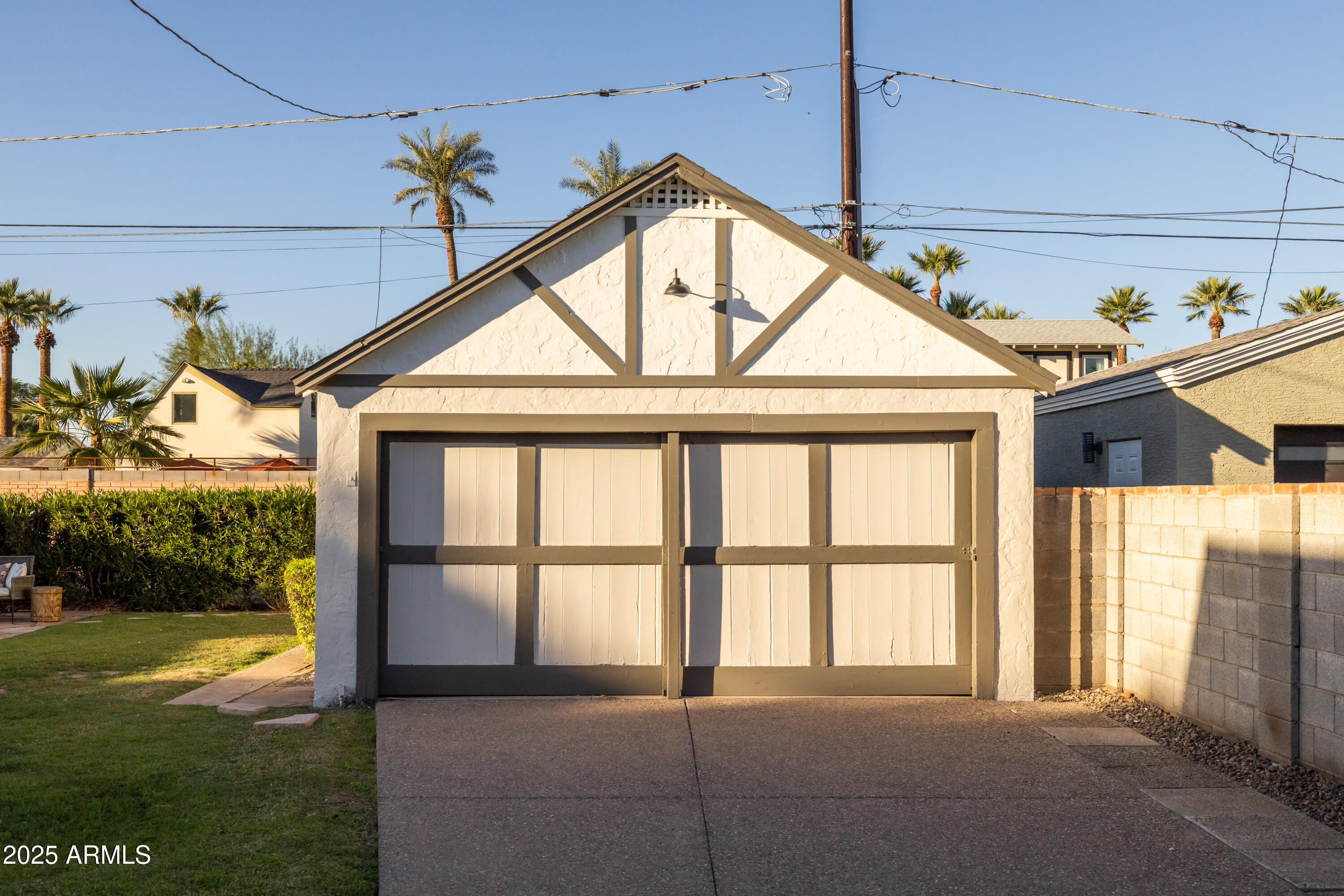126 West Coronado Road Phoenix, AZ 85003 - Photo 59 of 60 a view of a big room with a floor to ceiling window and an outdoor space