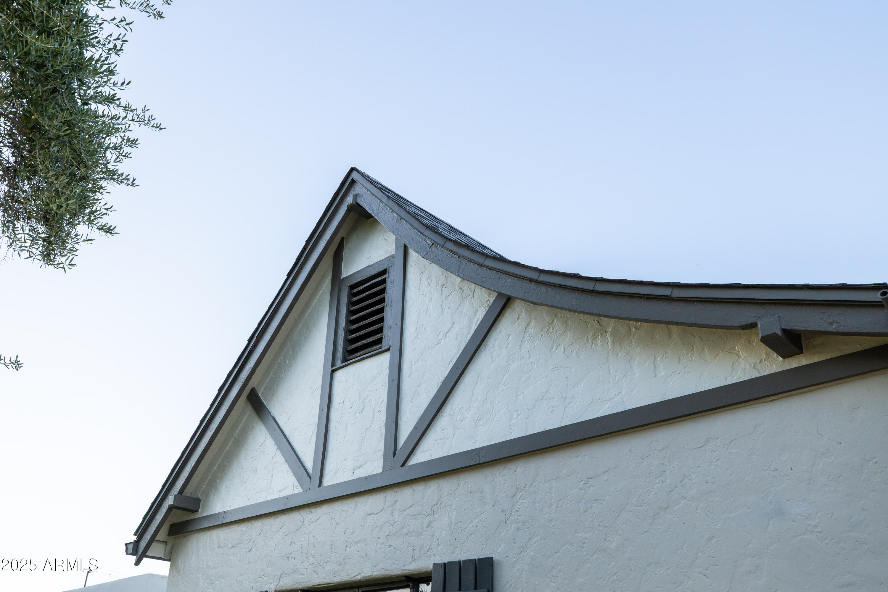 126 West Coronado Road Phoenix, AZ 85003 - Photo 6 of 60 Tudor Trimwork