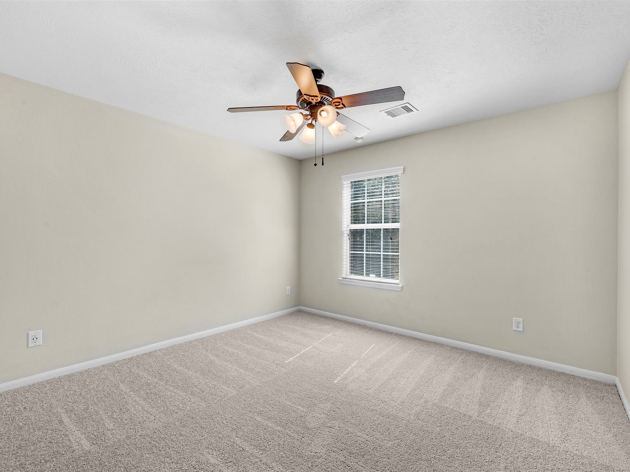 13307 Bomoseen Lake Road Houston, TX 77044 - Photo 34 of 41 Gallery Image 34