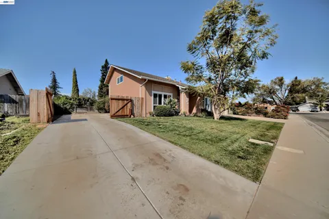 $565,000 | 1425 Forest Drive, Turlock, CA 95380