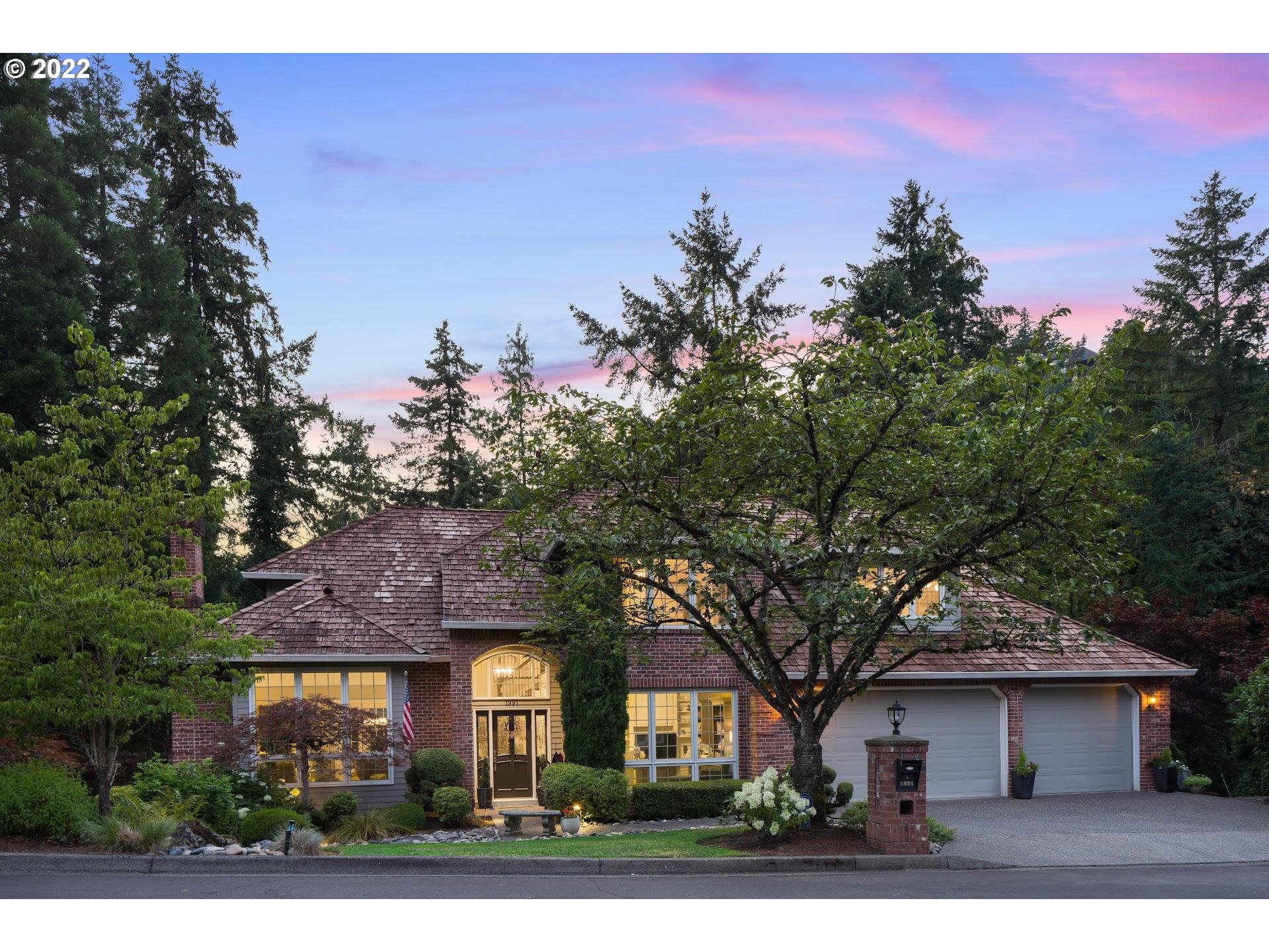 1991 Ridgewood Road Lake Oswego, OR 97034 - Photo 1 of 32 Gallery Image 1
