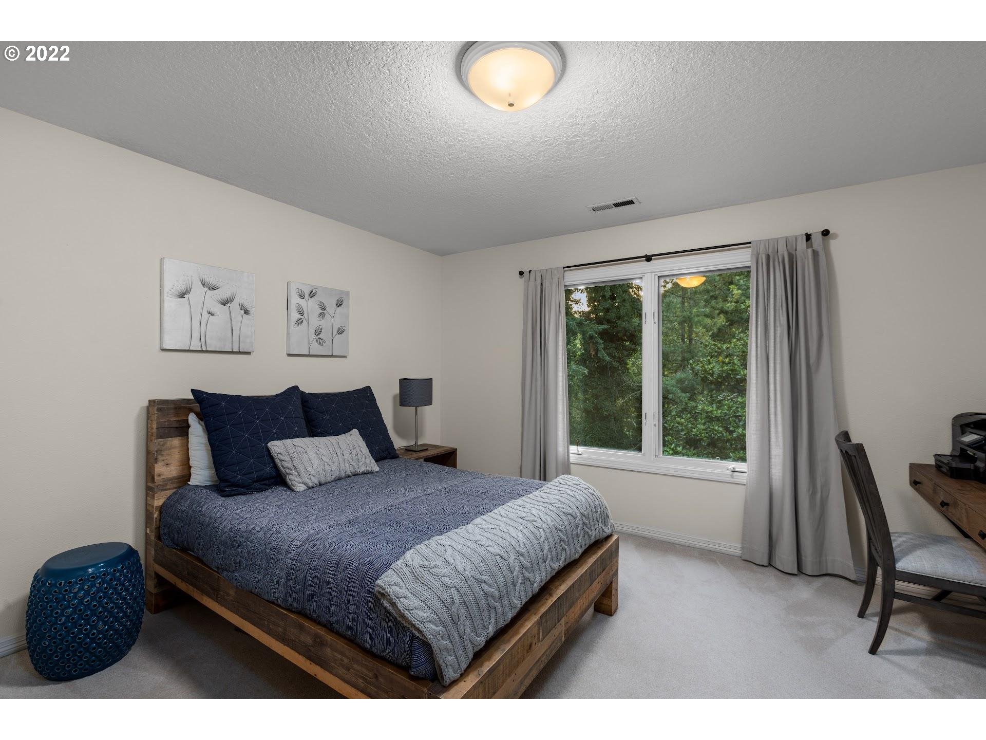 1991 Ridgewood Road Lake Oswego, OR 97034 - Photo 17 of 32 Gallery Image 17