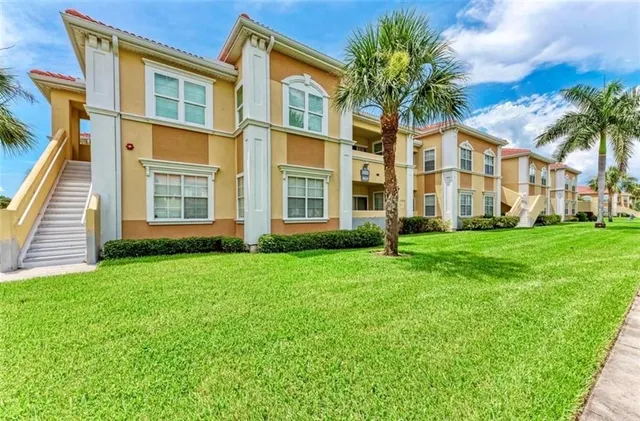 $2,000 | 1010 Villagio Circle, Unit 104, Sarasota, FL 34237