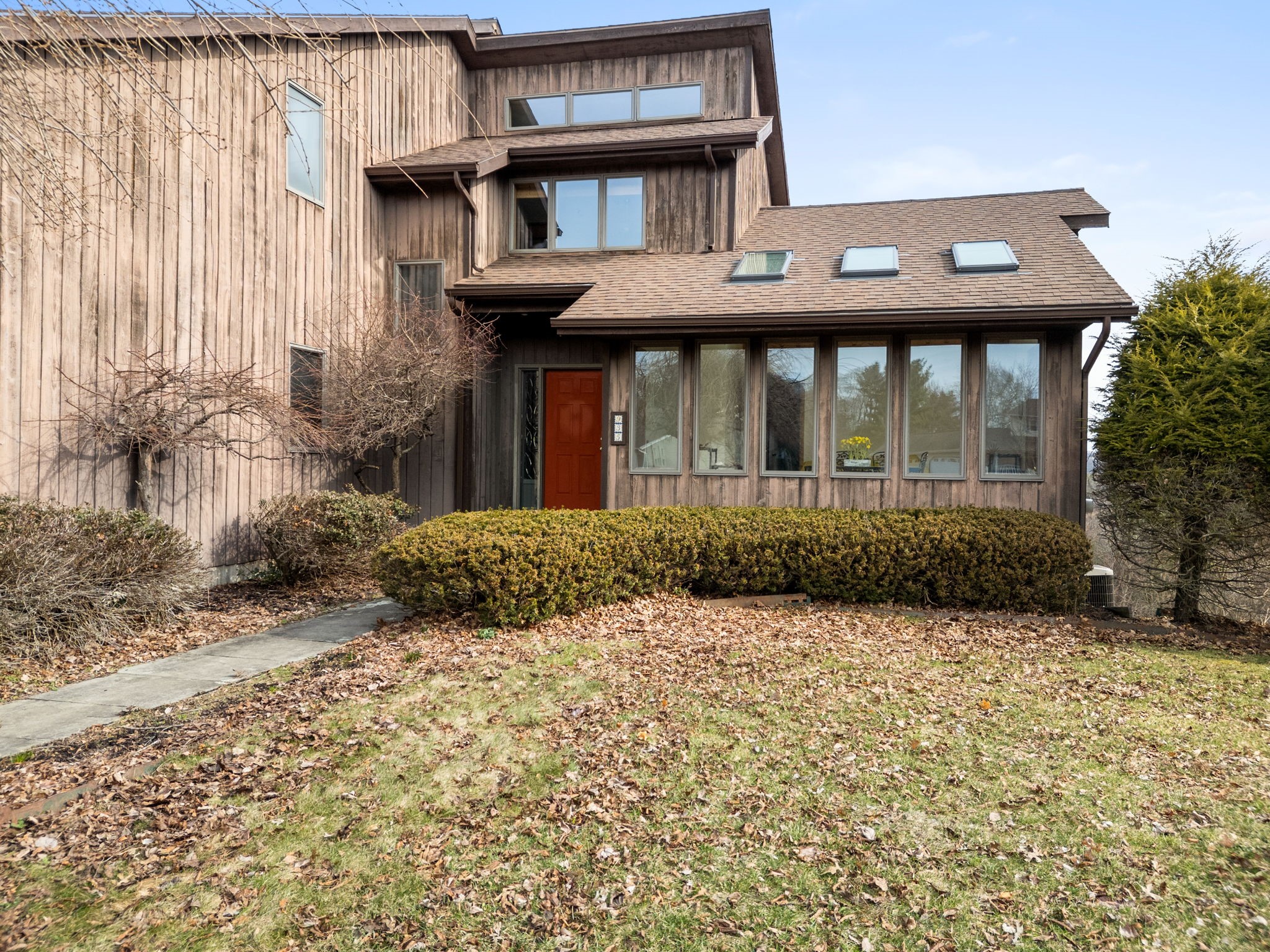 935 Springview Drive Endicott, NY 13760 - Photo 2 of 48