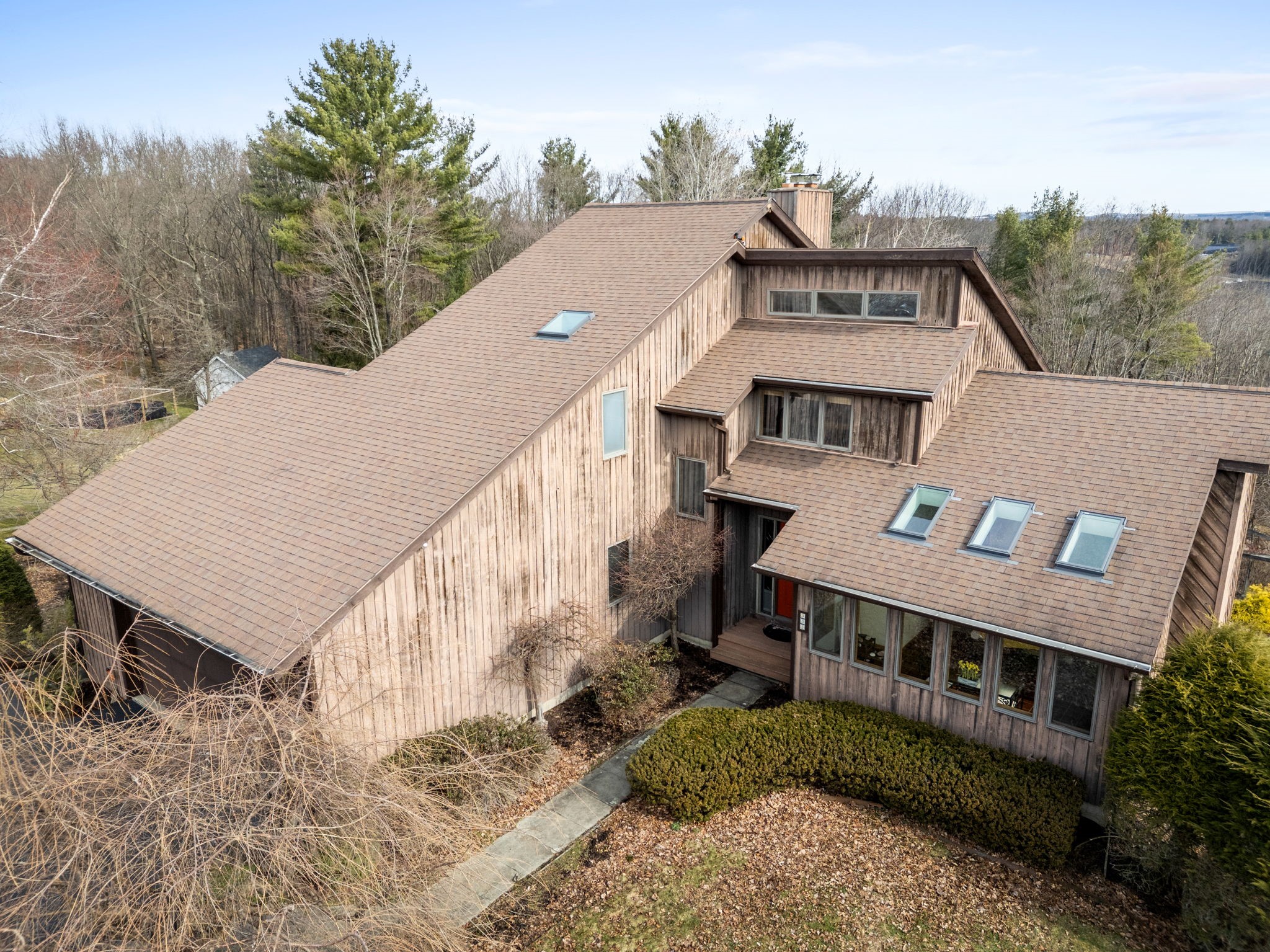 935 Springview Drive Endicott, NY 13760 - Photo 3 of 48