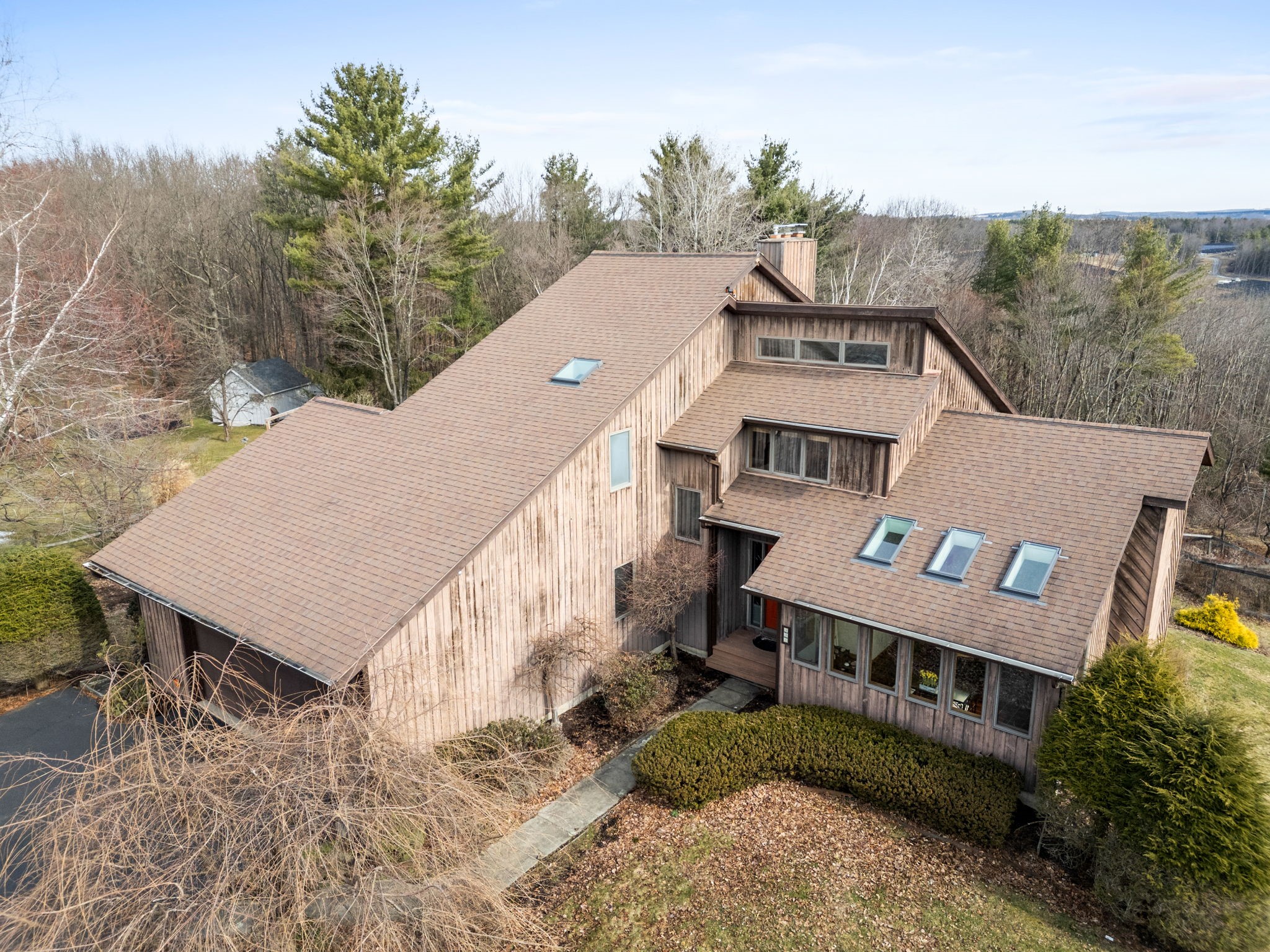 935 Springview Drive Endicott, NY 13760 - Photo 4 of 48