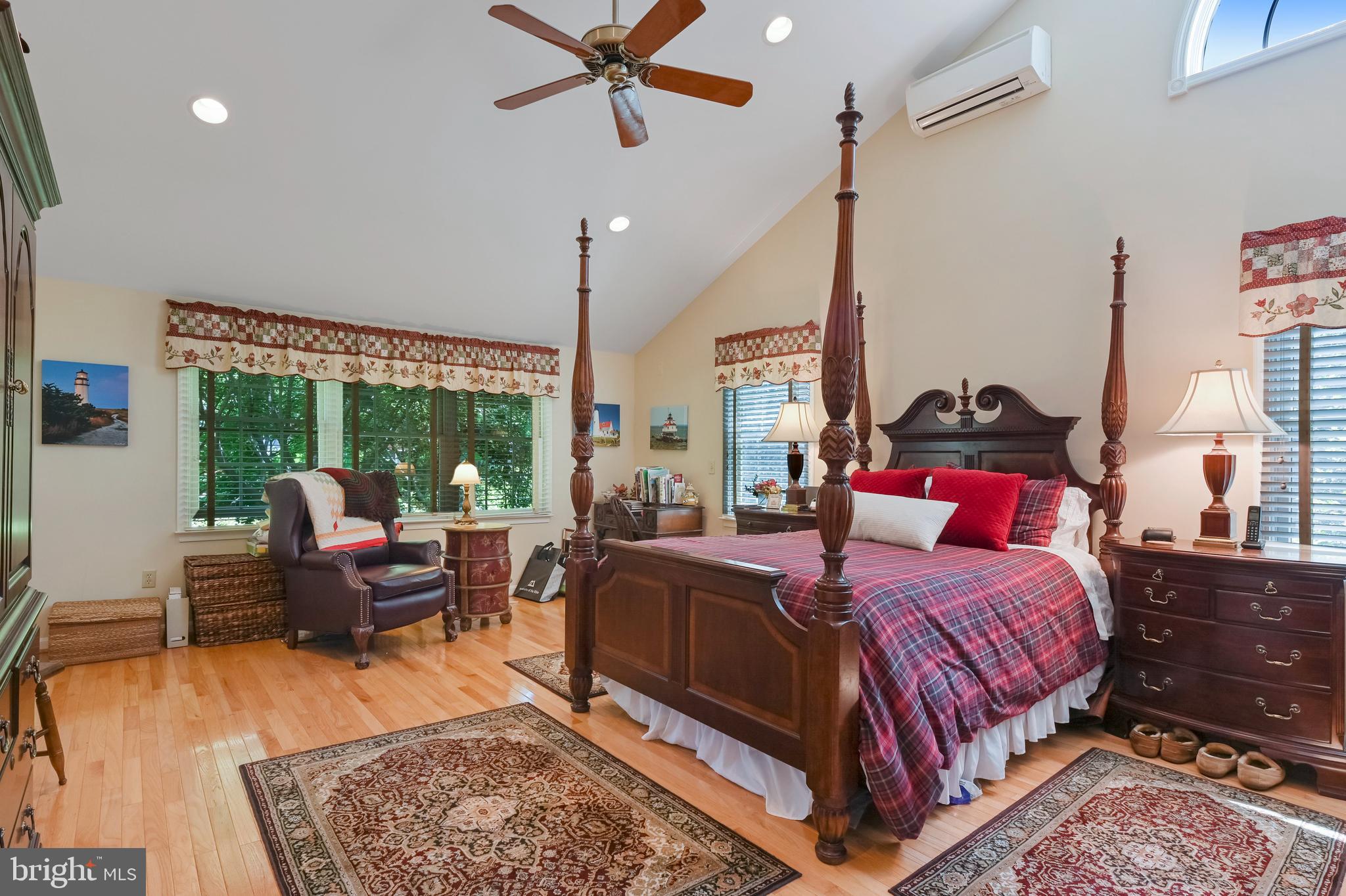 1960 Valley Road Annapolis, MD 21401 - Photo 14 of 45 Vaulted ceilings in owner's suite