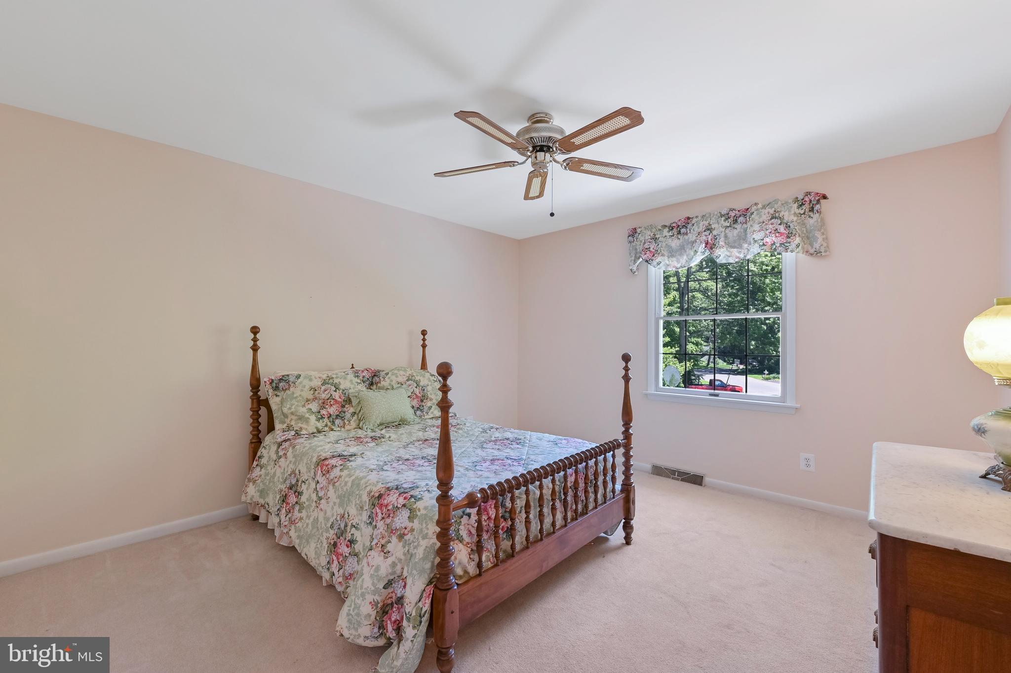 1960 Valley Road Annapolis, MD 21401 - Photo 27 of 45 Second bedroom