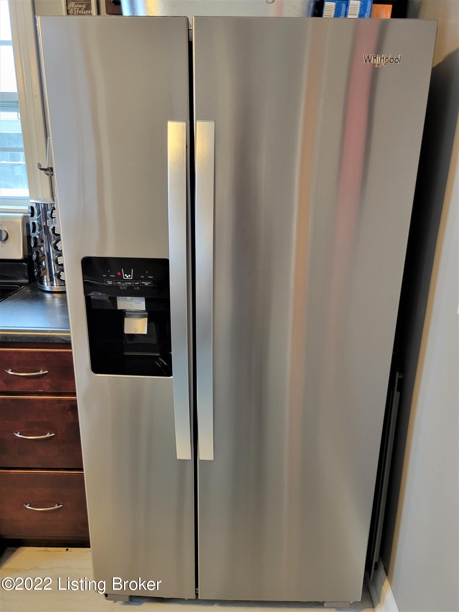 4907 Maryman Road Louisville, KY 40258 - Photo 21 of 42 All Appliances Remain