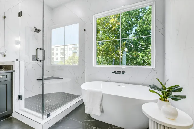 $950,000 | 1911 Lauderdale Street, Houston, TX 77030