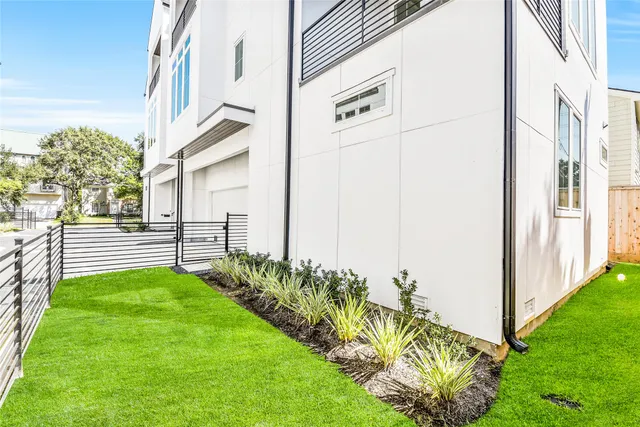 $950,000 | 1911 Lauderdale Street, Houston, TX 77030