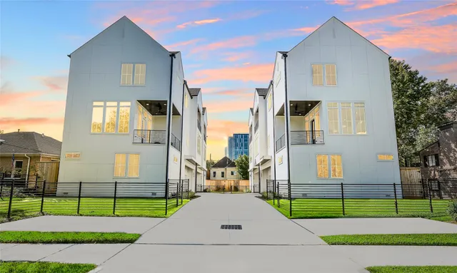 $950,000 | 1911 Lauderdale Street, Houston, TX 77030