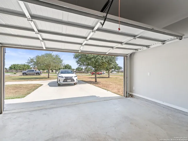 $2,750 | 132 West Medium Meadow Drive, Lytle, TX 78052