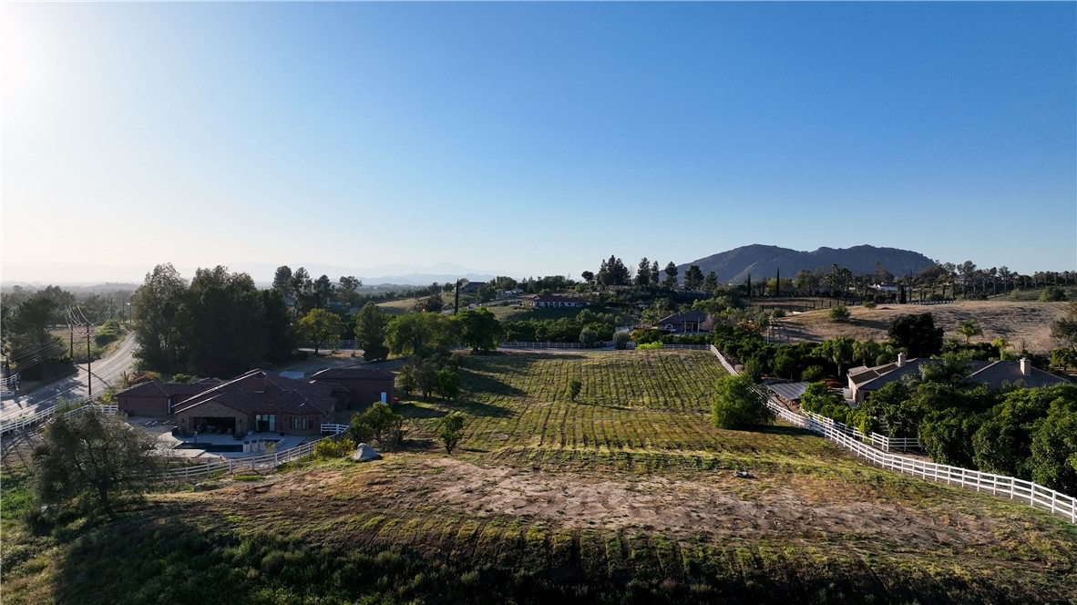 41425 Vía Del Toronjo Temecula, CA 92592 - Photo 11 of 19