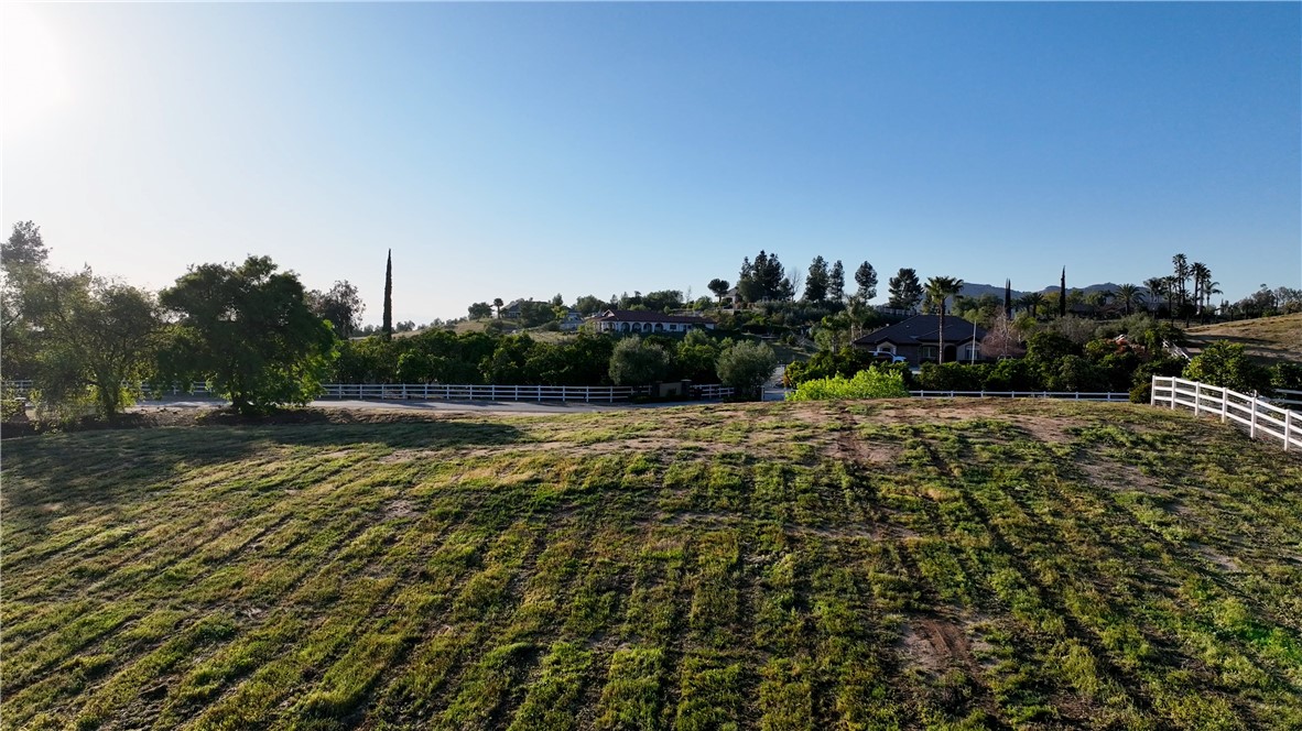 41425 Vía Del Toronjo Temecula, CA 92592 - Photo 13 of 19
