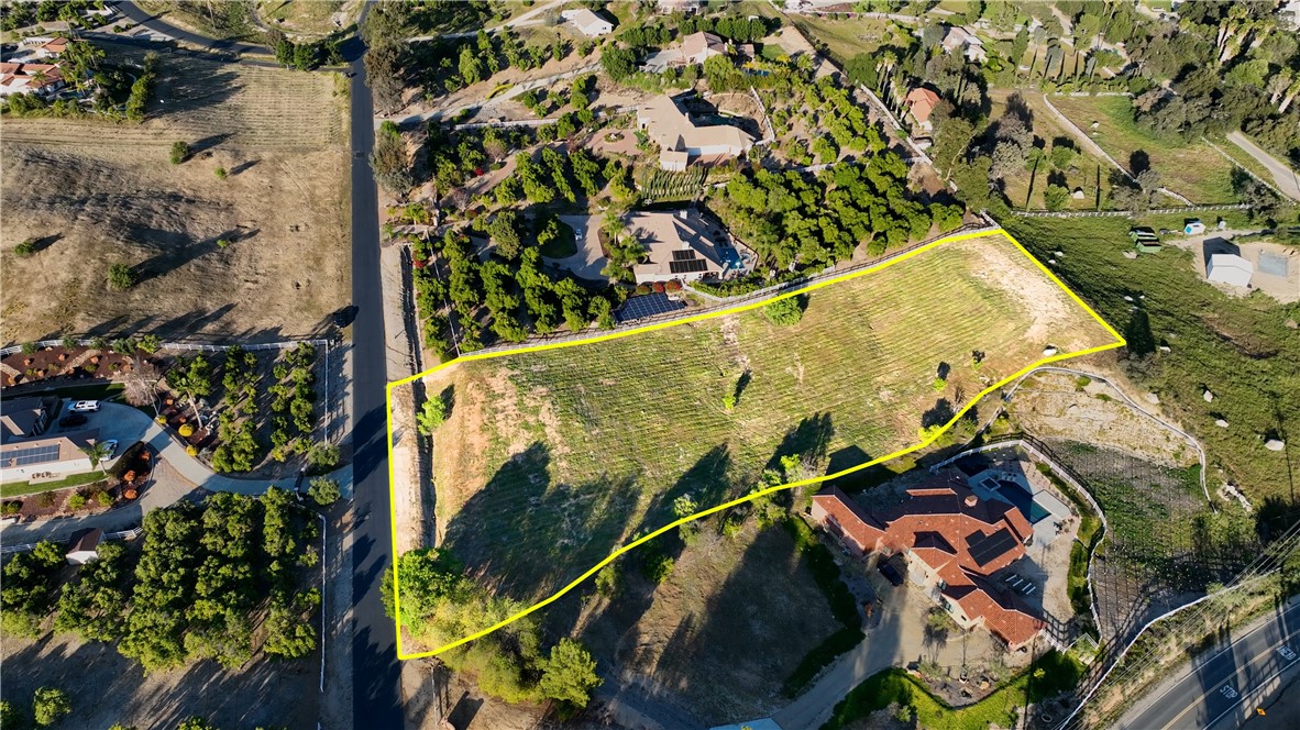 41425 Vía Del Toronjo Temecula, CA 92592 - Photo 4 of 19