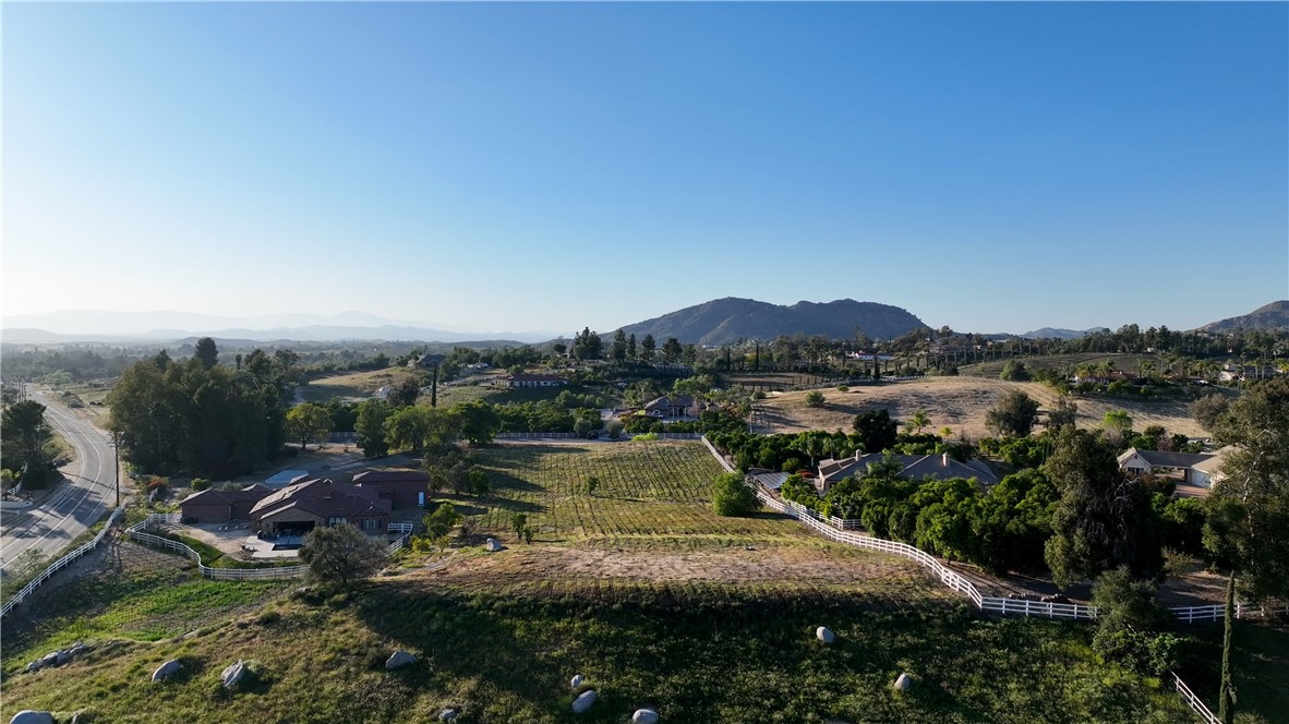 41425 Vía Del Toronjo Temecula, CA 92592 - Photo 9 of 19