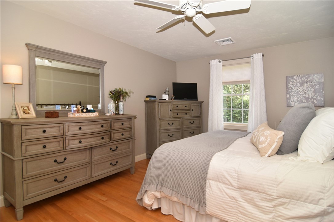 106 Tower Hill Road Cumberland, RI 02864 - Photo 17 of 36