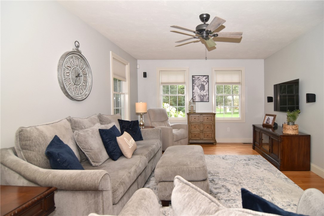 106 Tower Hill Road Cumberland, RI 02864 - Photo 3 of 36