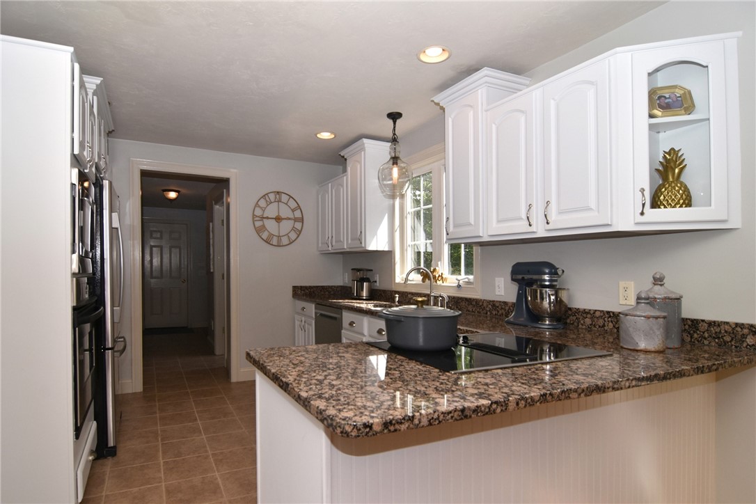 106 Tower Hill Road Cumberland, RI 02864 - Photo 6 of 36