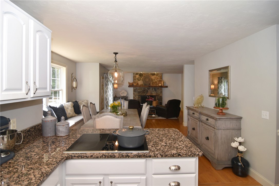 106 Tower Hill Road Cumberland, RI 02864 - Photo 9 of 36