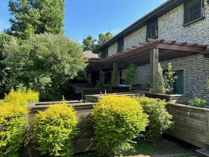 $549,000 | 1901 Transcontinental Drive, Metairie, LA 70001