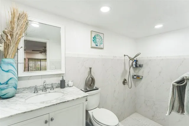 $5,000 | 5706 South Travelers Palm Lane, Tamarac, FL 33319