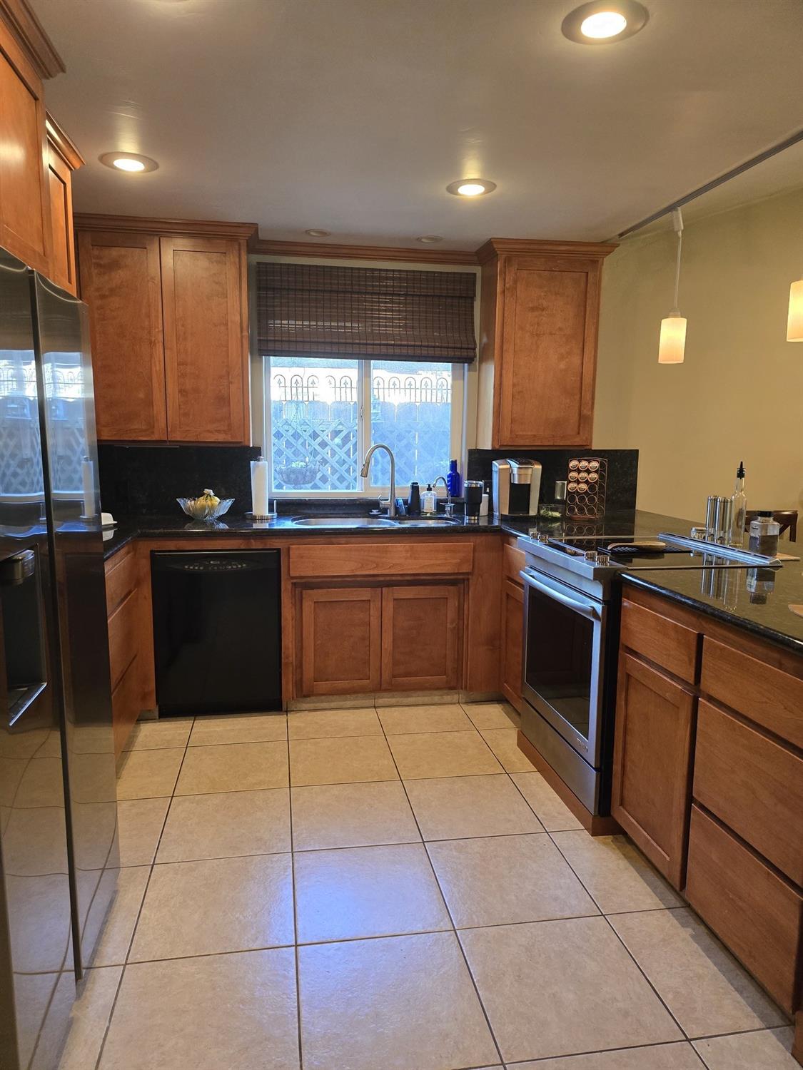 3034 Greenwood Court Merced, CA 95340 - Photo 4 of 23