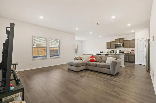 $2,200 | 3329 Watterson Way, Crandall, TX 75114