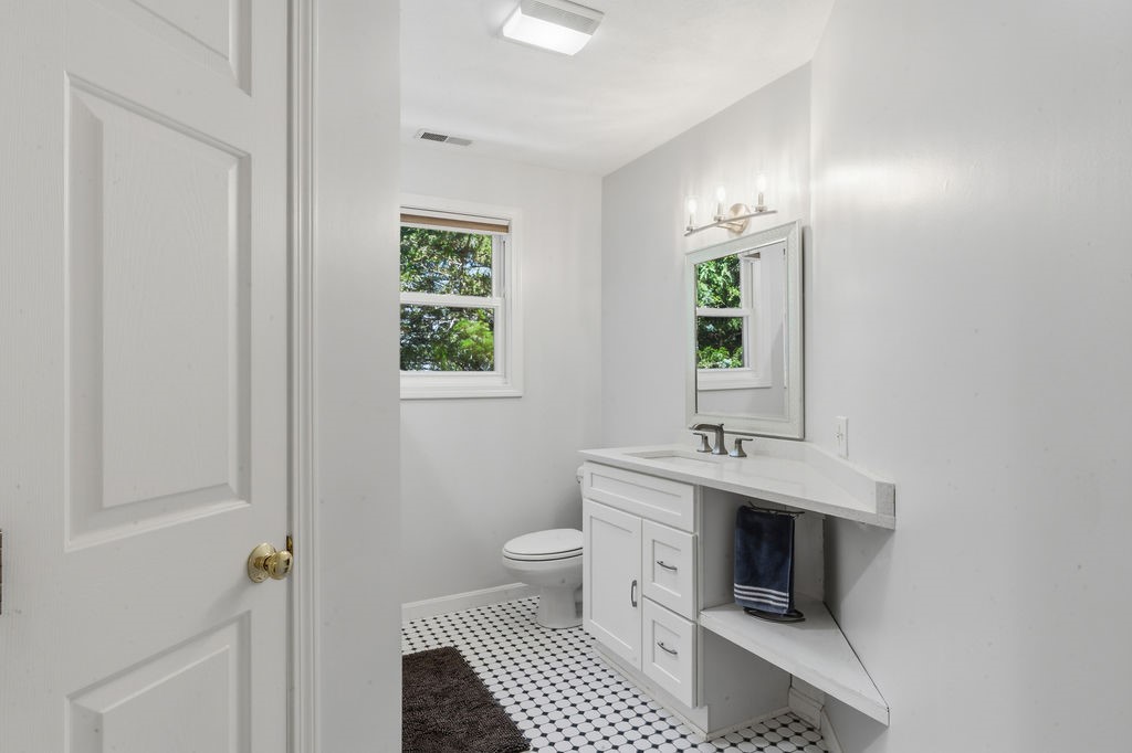 134 Wickham Road North Kingstown, RI 02852 - Photo 35 of 45