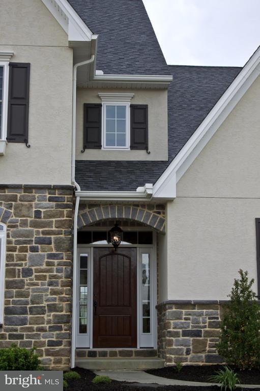331 Bowyer Lane Lititz, PA 17543 - Photo 2 of 14