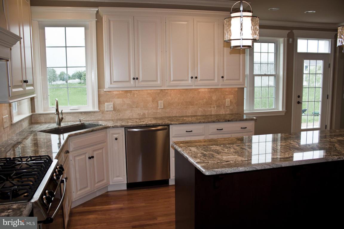 331 Bowyer Lane Lititz, PA 17543 - Photo 5 of 14