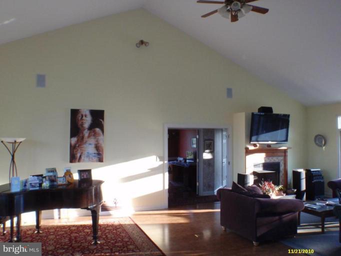 2855 Red Gate Road Boyce, VA 22620 - Photo 13 of 29 Living Room #2