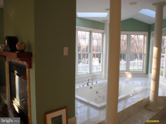 2855 Red Gate Road Boyce, VA 22620 - Photo 16 of 29 Master Bath