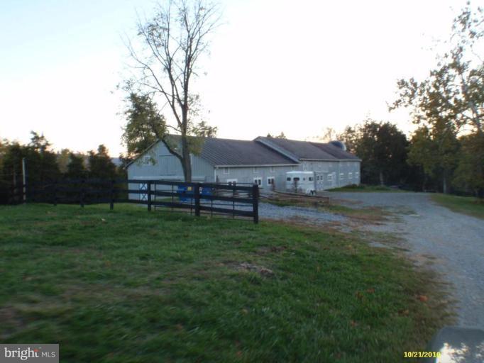 2855 Red Gate Road Boyce, VA 22620 - Photo 4 of 29 Stable