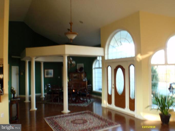 2855 Red Gate Road Boyce, VA 22620 - Photo 9 of 29 Entrance / Foyer