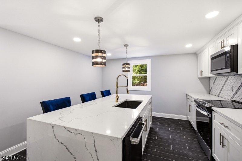 48 Petersburg Road Hackettstown, NJ 07840 - Photo 12 of 36
