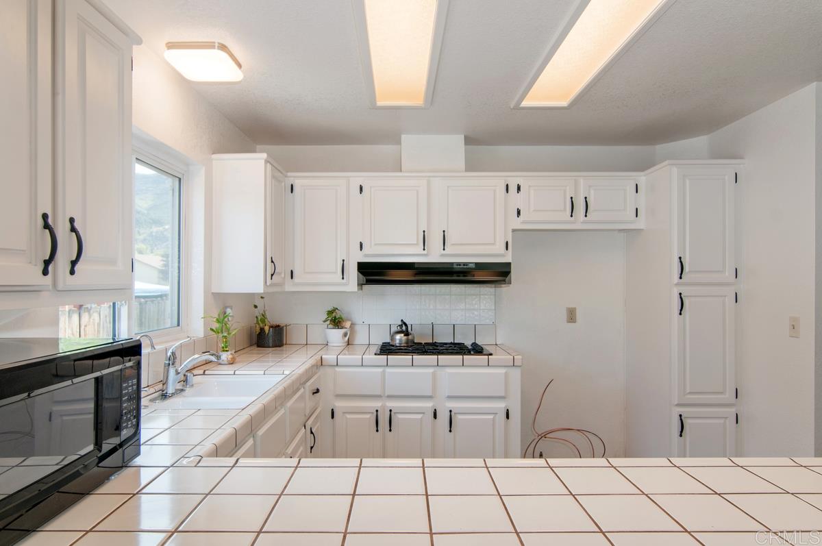 4998 Dulin Road Fallbrook, CA 92028 - Photo 9 of 25