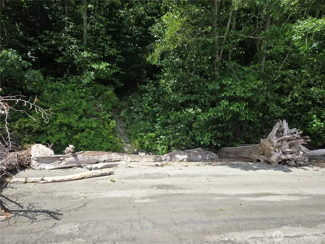 $450,000 | 10307 Northeast Paradise Cv Lane, Kingston, WA 98346