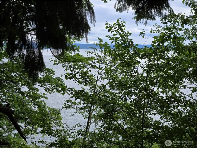 $450,000 | 10307 Northeast Paradise Cv Lane, Kingston, WA 98346