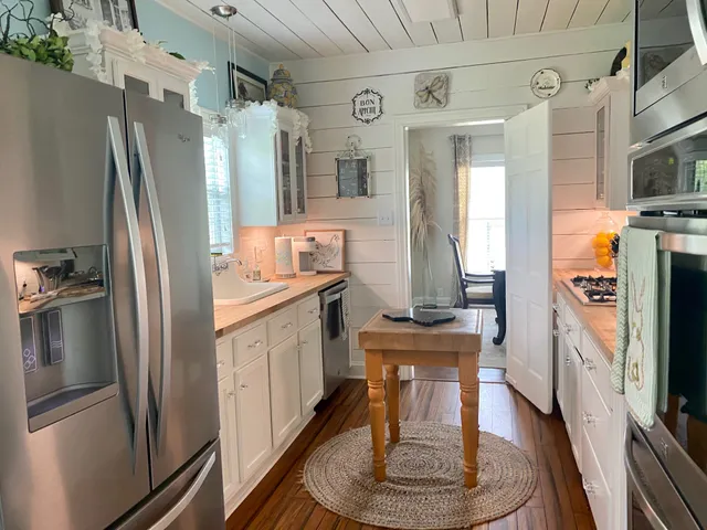 $3,000 | 693 North 23rd Street, Beaumont, TX 77706