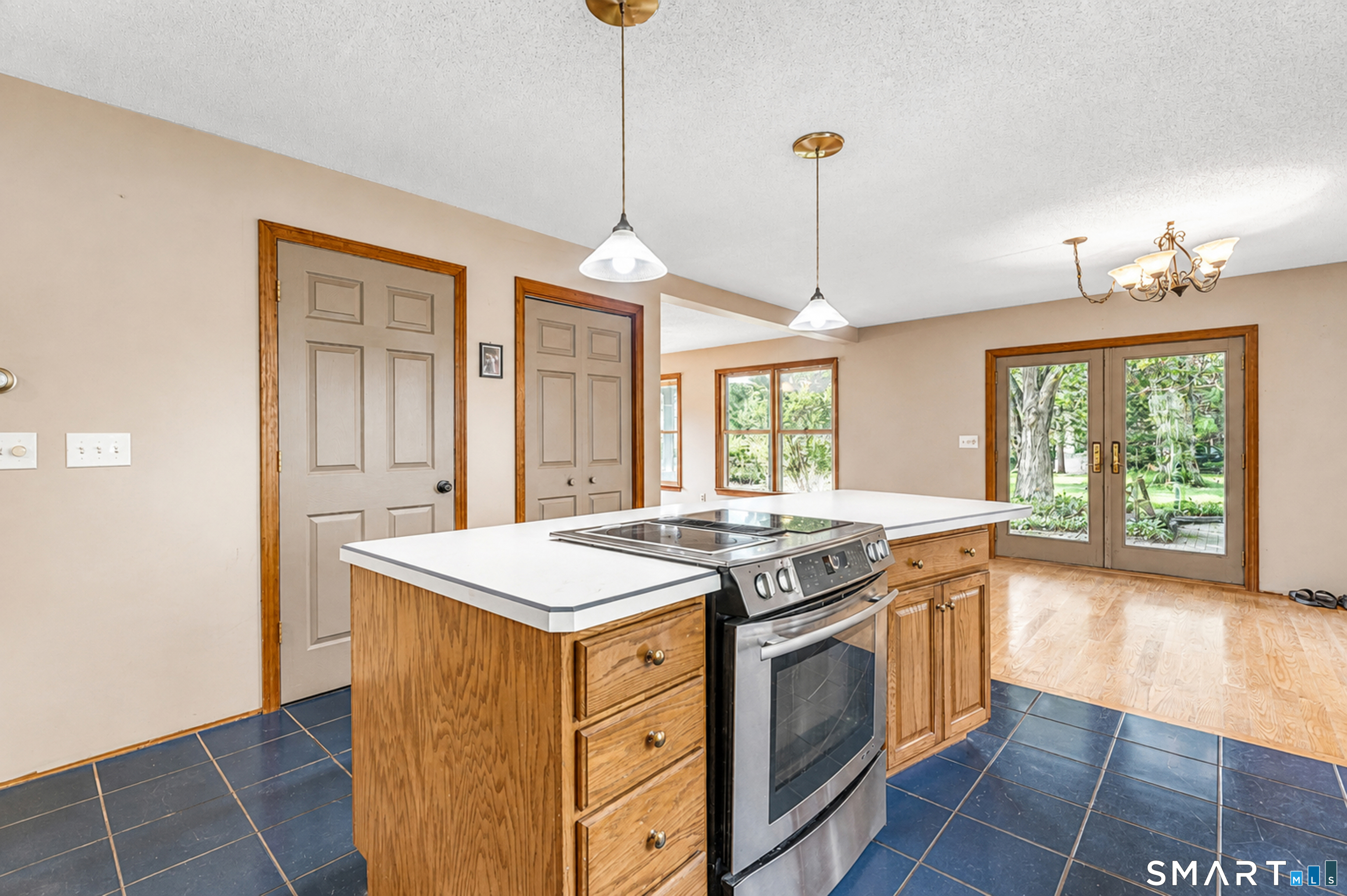 1253 Marion Road Cheshire, CT 06410 - Photo 3 of 33 Gallery Image 3