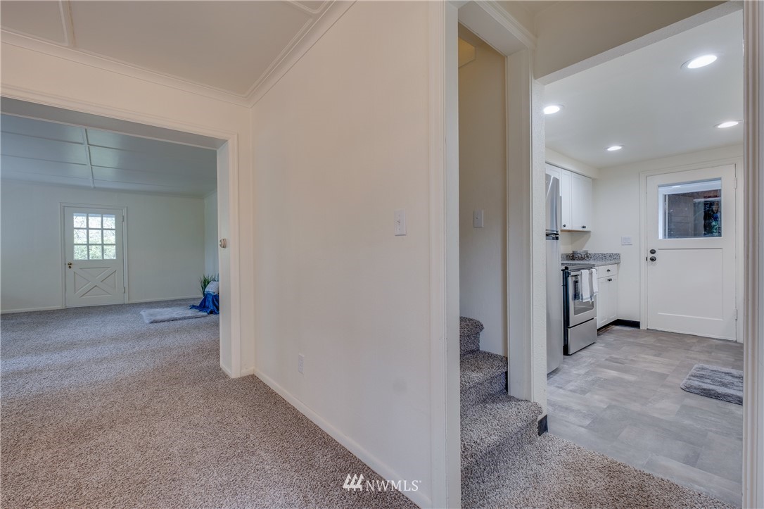 2469 Rocky Point Road Northwest Bremerton, WA 98312 - Photo 12 of 25 Gallery Image 12