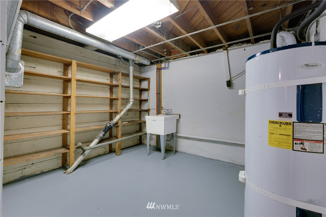 2469 Rocky Point Road Northwest Bremerton, WA 98312 - Photo 22 of 25 Gallery Image 22